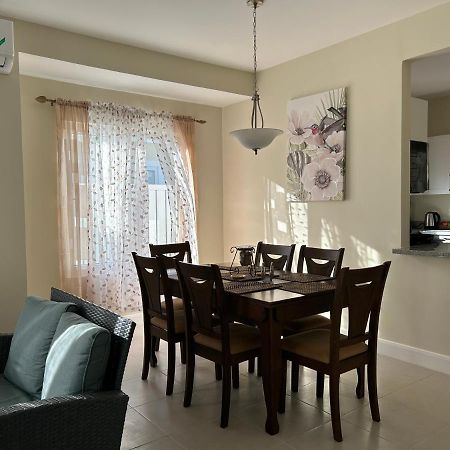 Seamist Villa @Oceanpointe Lucea Comfy 2Br W/Pool Gym & Parking Eksteriør billede