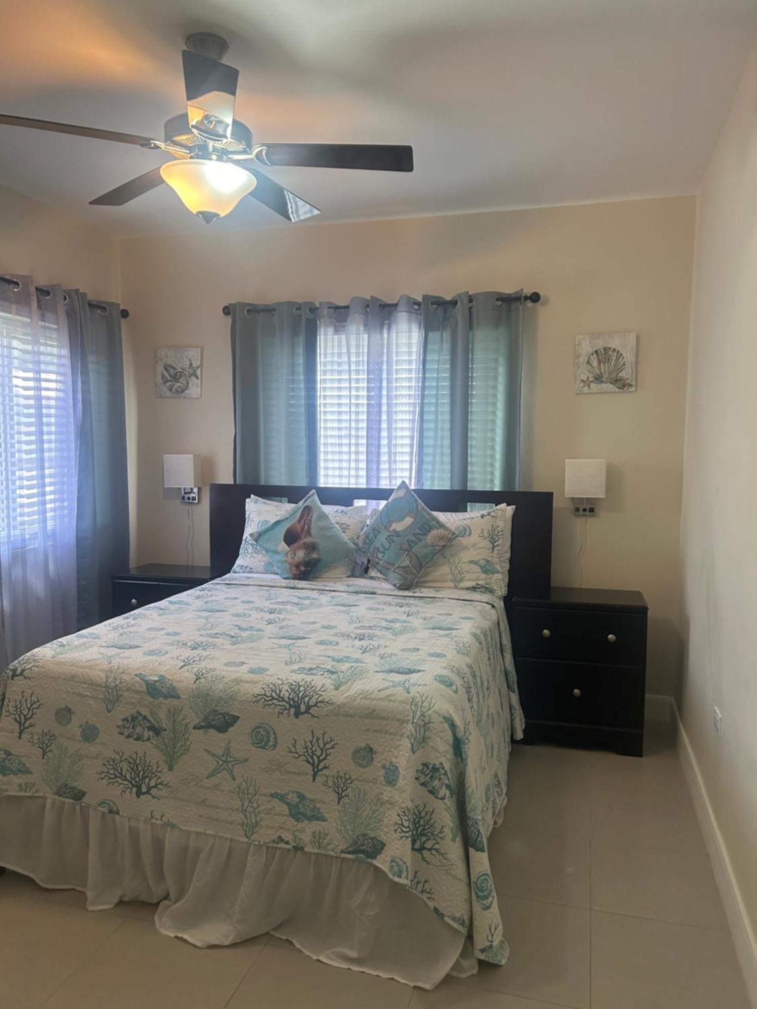 Seamist Villa @Oceanpointe Lucea Comfy 2Br W/Pool Gym & Parking Eksteriør billede