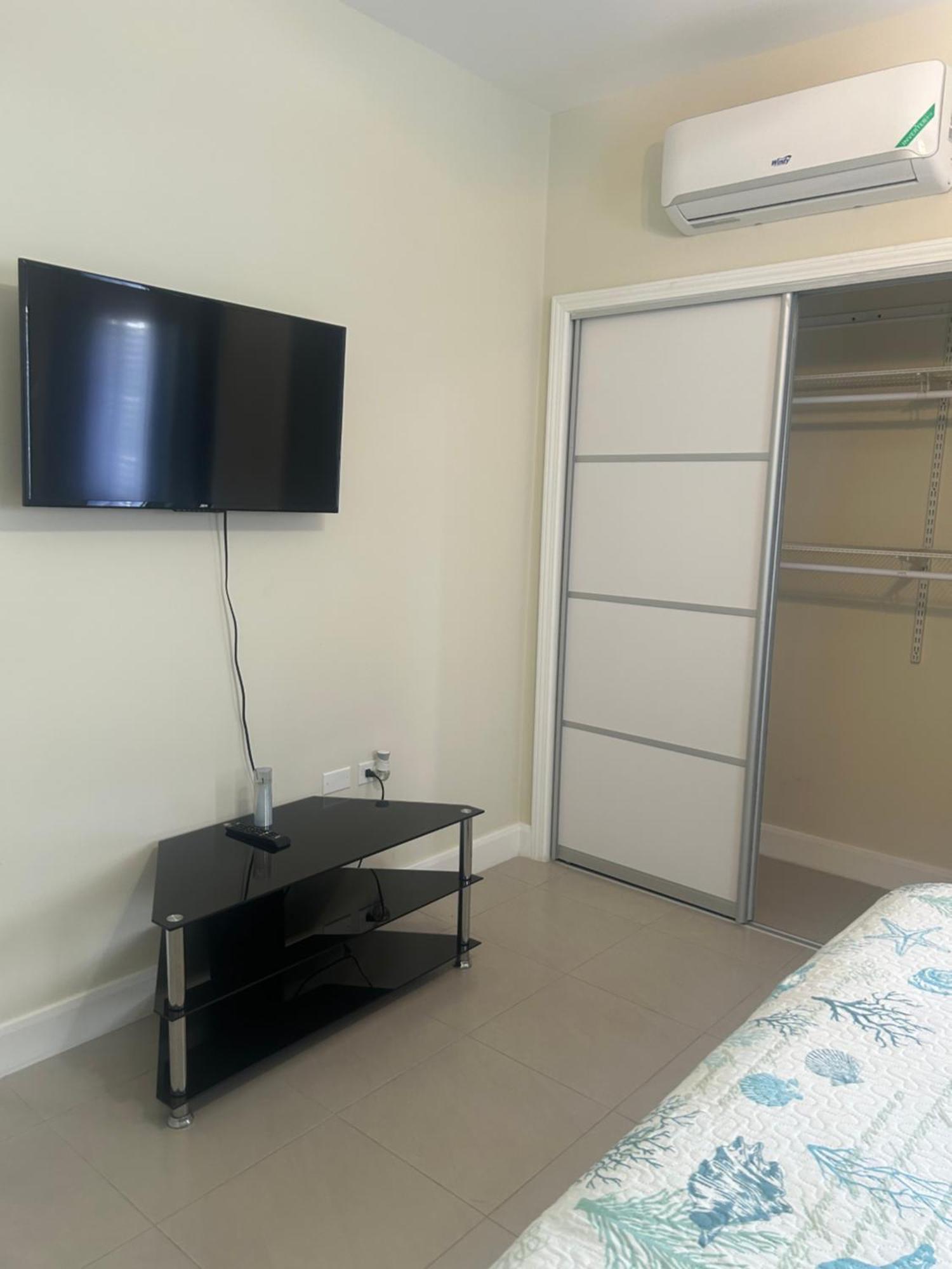 Seamist Villa @Oceanpointe Lucea Comfy 2Br W/Pool Gym & Parking Eksteriør billede